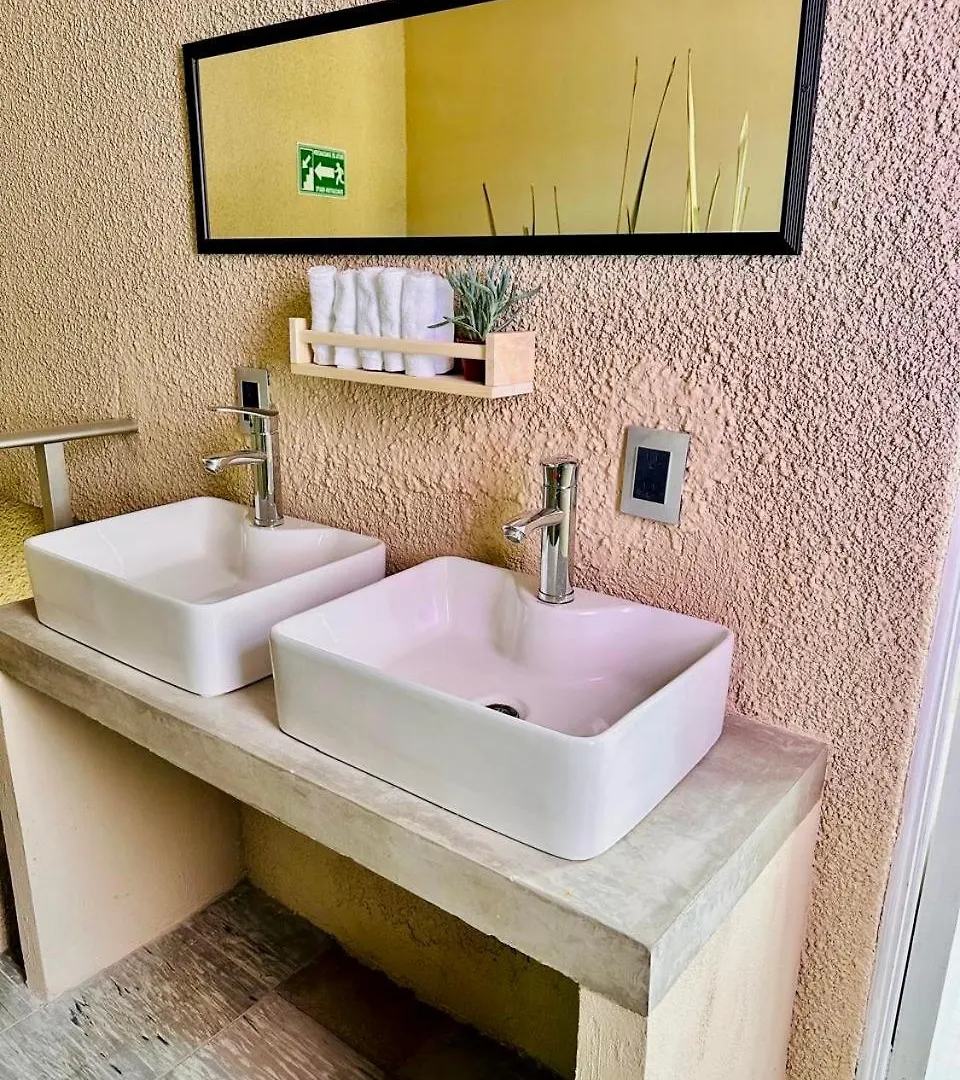 Pensión Casa Artemisa Hostal Guadalajara México